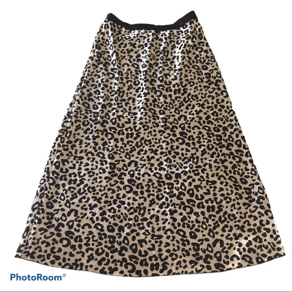 NWT VS Pink Cheetah print skirt Women’s Sz medium - Picture 2 of 9
